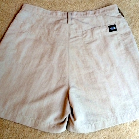 THE NORTH FACE patterned khaki shorts--10 - Picture 1 of 3